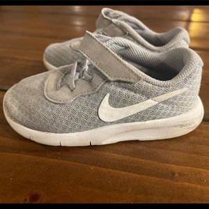 Nike Tanjun 8C {excellent condition}